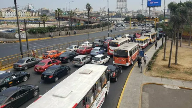 Cercado de Lima: reportan intensa congestión vehicular a la altura de Acho