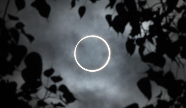 El eclipse anular del sol de este jueves fue visto como un "anillo de fuego" desde Medio Oriente hasta el Sudeste Asiático. Foto: AFP.