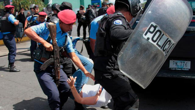 Así fue la brutal represión de la policía orteguista contra manifestantes [VIDEOS]