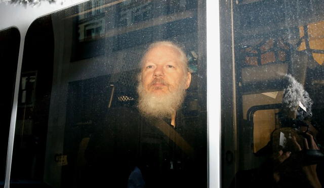 Julian Assange enfrentará 18 cargos criminales, anuncia EE. UU.