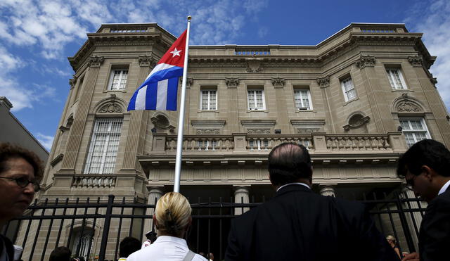 Elevan tensión al expulsar a funcionarios cubanos