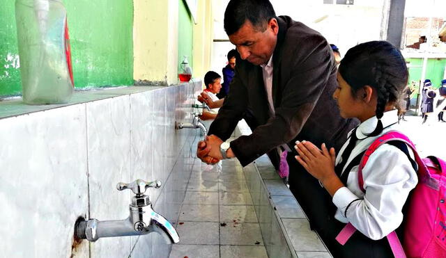 Ayacucho: Premian a docentes de siete colegios por promover el ahorro del agua