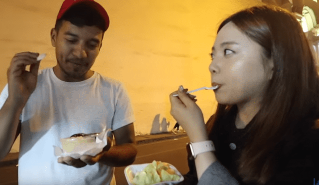 YouTube viral: 'Tía Veneno' sorprende con su sazón a chica coreana que paseaba por Perú [VIDEO]