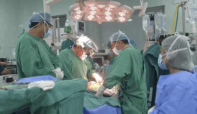 Médicos en Lima logran salvar a paciente con corazón donado en Arequipa 
