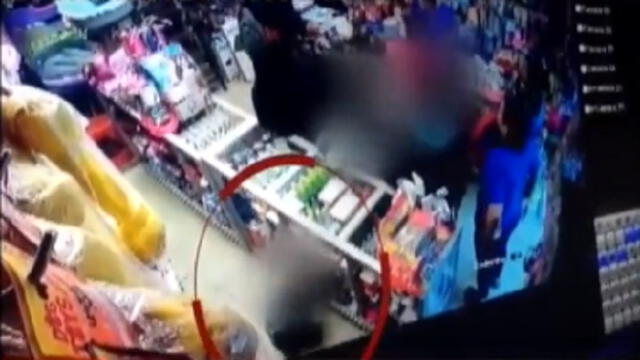 Cercado de Lima: madre utiliza a su hijo para robar un celular [VIDEO]