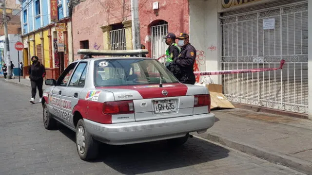 Arequipa. Serenos llegaron al lugar donde yacía el cuerpo sin vida. Foto: Alexis Choque / URPI