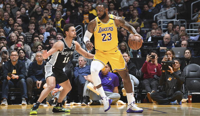 Los Angeles Lakers de LeBron James derrotó a San Antonio Spurs en partido por la NBA. Foto: AFP