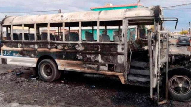 Así quedó el bus siniestrado por los narcotraficantes en Chihuahua. Foto: Difusión