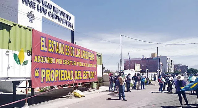 Frustran desalojo del estadio Colón en Arequipa