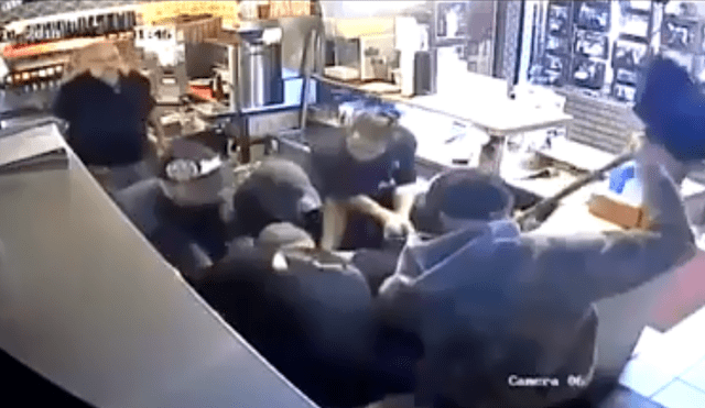 Facebook: Delincuente intenta robar tienda y termina recibiendo golpiza de empleados [VIDEO]