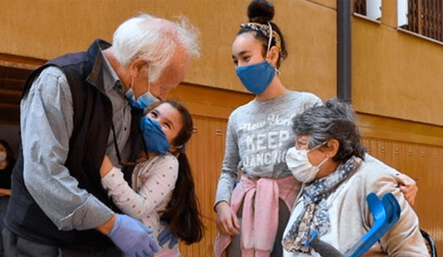 Ser abuelo o abuela que ejercen el papel de niñeras será recompensado con hasta 1 200 euros. Foto: Difusión