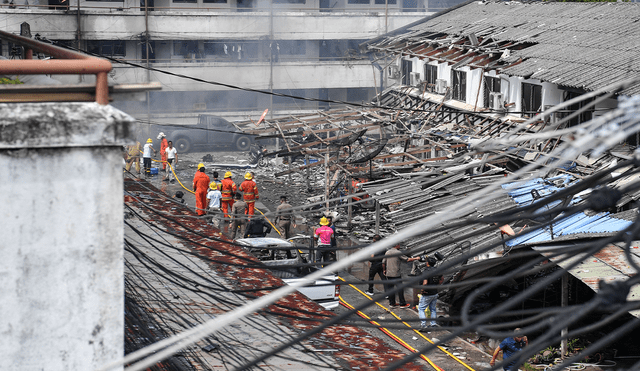 Autoridades tailandesas informaron que la explosión del coche bomba dejó al menos 32 heridos. Foto: AFP