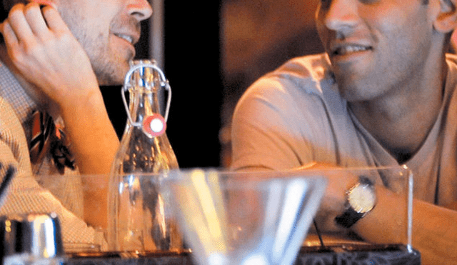 Facebook: pareja gay pasó desagradable momento en lujoso restaurante 