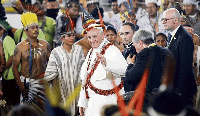 Vaticano pide evaluar opción de que casados se ordenen sacerdotes
