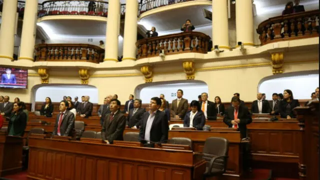 Pleno del Congreso realizó minuto de silencio por víctimas del atentado en Barcelona