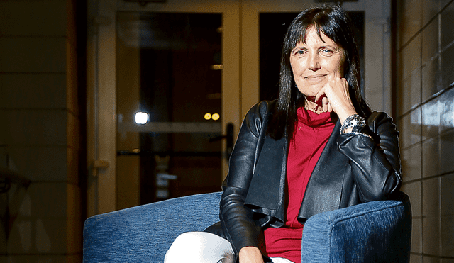 Claudia Piñeiro: “Los literatos deben plantear realidades que afecten al oficio de escritor”