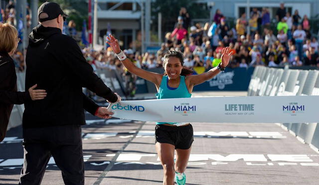 Aydee Loayza, de 25 años, se impuso en la Maratón de Miami en su primera participación. Foto: Daniel Varela.