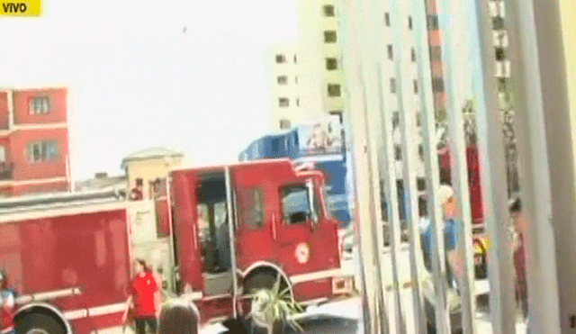 Una mujer herida tras incendio en condominio de Jesús María [VIDEO]