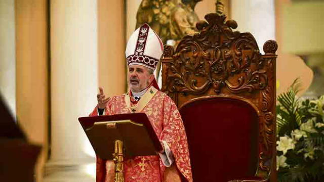 Iglesia pide a Vizcarra que encamine al país para salir de la crisis