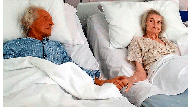 Una enfermera juntó las camas de John y Marjorie Wilson para que pudieran despedirse. Foto: UHDB / SWNS.