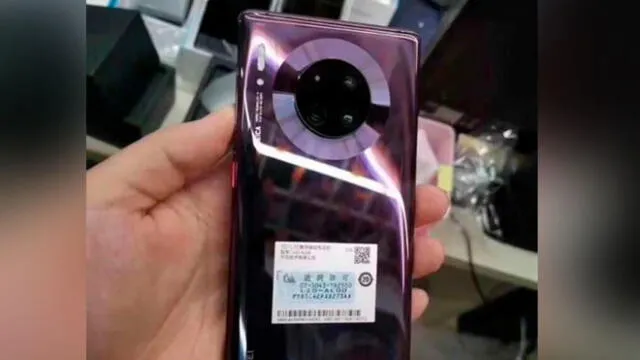 Huawei Mate 30 cuádruple cámara trasera.