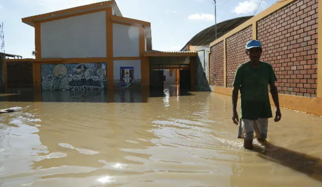 Diez colegios afectados por lluvias no inician clases escolares