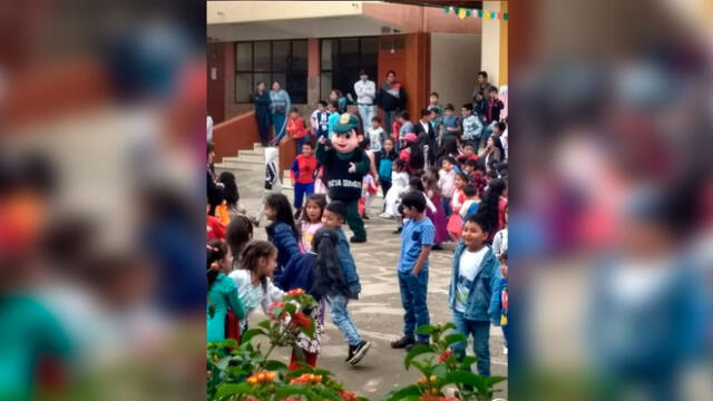 Cajamarca: Policía Nacional realiza show y sketch educativo sobre problemas sociales