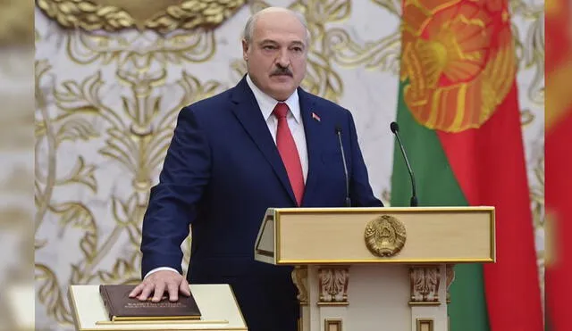 Alexánder Lukashenko asumió este miércoles el cargo de presidente de Bielorrusia. Foto: EFE
