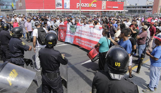 Trabajadores de Construcción Civil toman las calles de San Isidro [FOTOS]