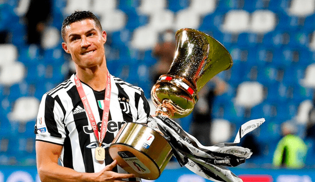 Cristiano Ronaldo celebra el título de la Copa Italia tras vencer a la Atalanta. Foto: EFE