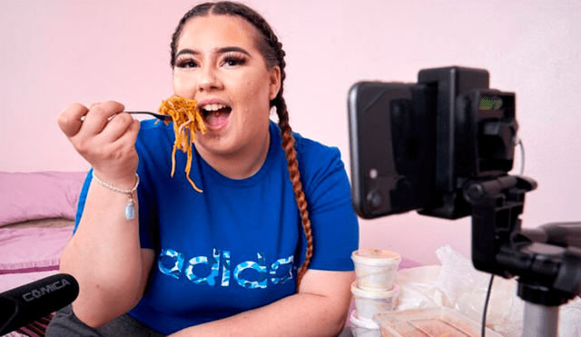 Chica que adora la comida renuncia a su empleo para dedicarse a lo que más ama [VIDEO]