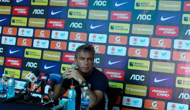 Pablo Bengoechea habló en conferencia de prensa sobre lo sucedido con sus futbolistas. Foto: Difusión