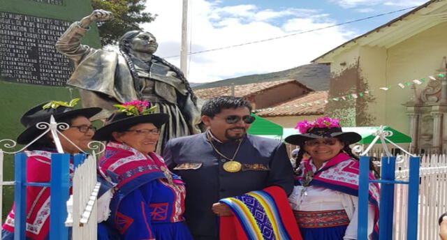 Autoridad regional donó un monumento de Tomasa Tito Condemayta
