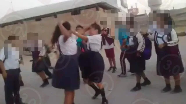 Sullana: captan a escolares en plena pelea afuera de colegio | Sociedad | La República