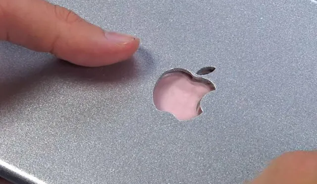 Usuario creó una 'MacBook mini' con puerto USB 3.0, conector MagSafe y hasta el logo de la manzana translucido. Foto: YouTube