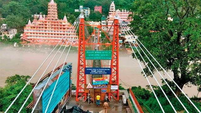 Puente Lakshman Jhula, sobre el río Ganger en la India. Foto: Difusión.