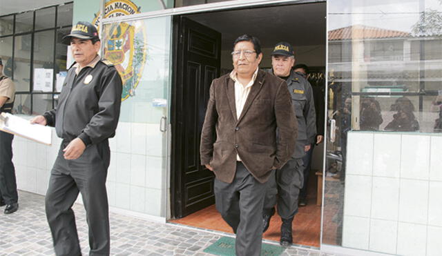 Regidor de Arequipa que armó escándalo en comisaría pide disculpas y dice que cometió un error