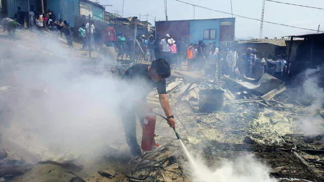 Incendio arrasa 21 viviendas de AAHH de Nuevo Chimbote