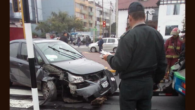 Accidente de tránsito provocó caos en Miraflores