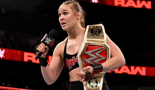 Ronda Rousey se convirtió en campeona femenil de RAW en WWE SummerSlam 2018. Foto: WWE