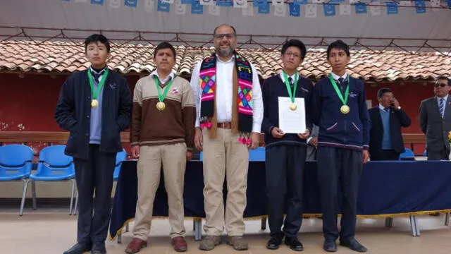 Cuatro de los mejores estudiantes de matemáticas del país son de Huancavelica