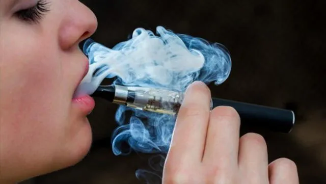 Estados Unidos prohíbe los cigarrillos electrónicos de sabores