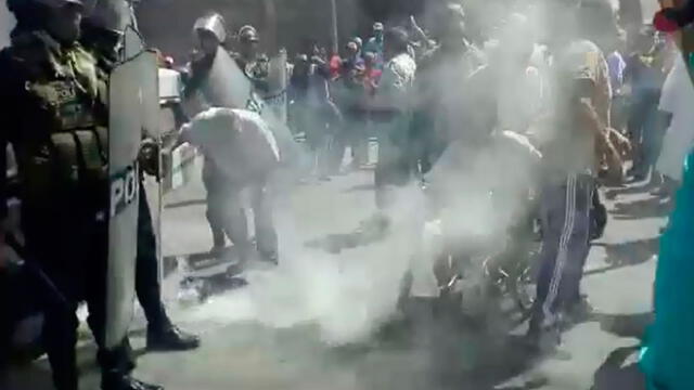 Lanzan bombas lacrimógenas a jubilados durante protesta en Chiclayo [VIDEO]