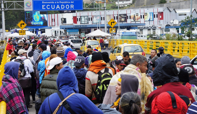 Ecuador le da una posibilidad de pasar por su país a los migrantes venezolanos. Foto: EFE.