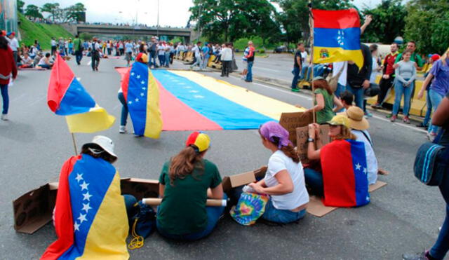 Venezuela: oposición realiza plantón “hasta que el cuerpo aguante”