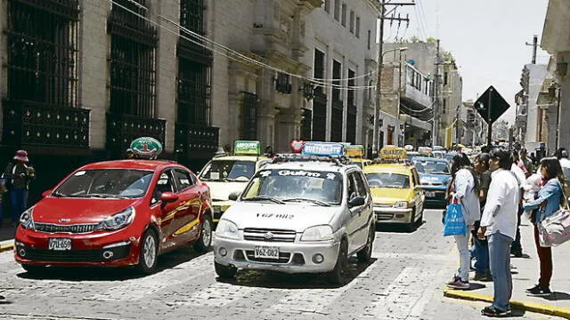 ¿más caos? Municipalidad dará 45 días a taxistas para que puedan inscribirse. Calculan que serán 5 000 los beneficiados.