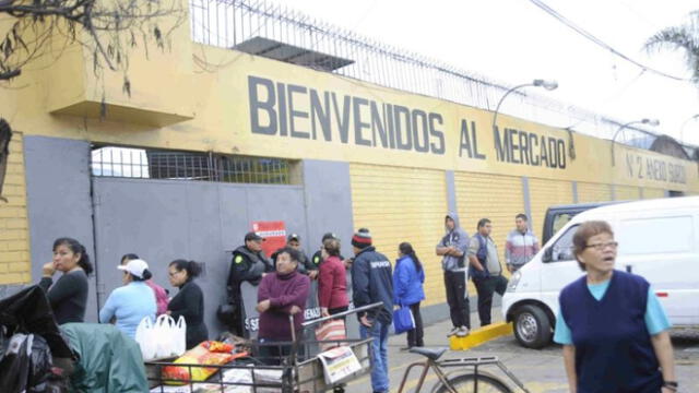Surco privatiza el mercado Jorge Chávez a 50 años de su creación