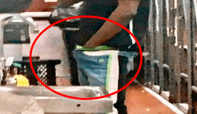 Captan a trabajador de McDonald’s con las manos en los genitales mientras atendía una orden [FOTOS] 
