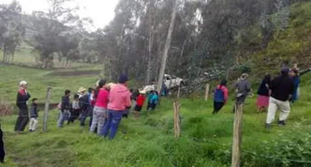 Vehículo de empresa proveedora de Qali Warma cayó a un abismo y dejó una persona fallecida en Cajamarca