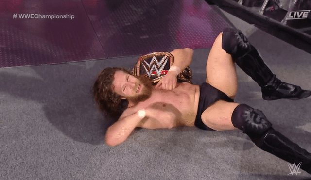 WWE TLC 2018: Daniel Bryan sorprende a AJ Styles y retiene el campeonato de la WWE [VIDEO]